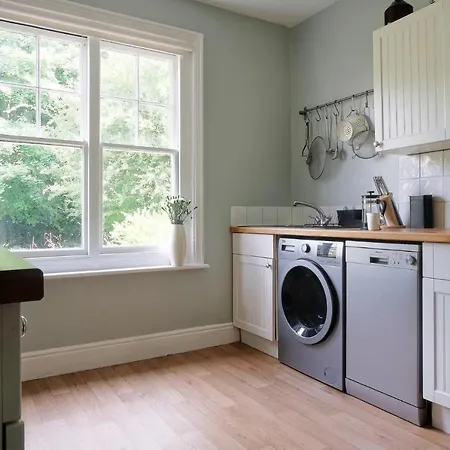 Contemporary 2 Bedroom Flat In Lewes Exterior photo