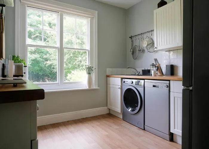 Contemporary 2 Bedroom Flat In Lewes