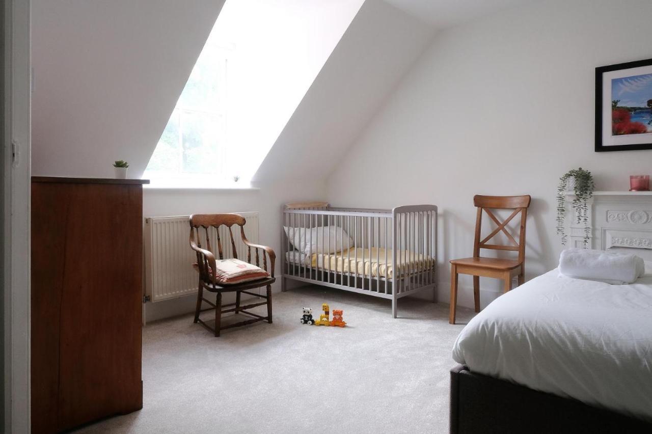 Apartment Contemporary 2 Bedroom Flat In *